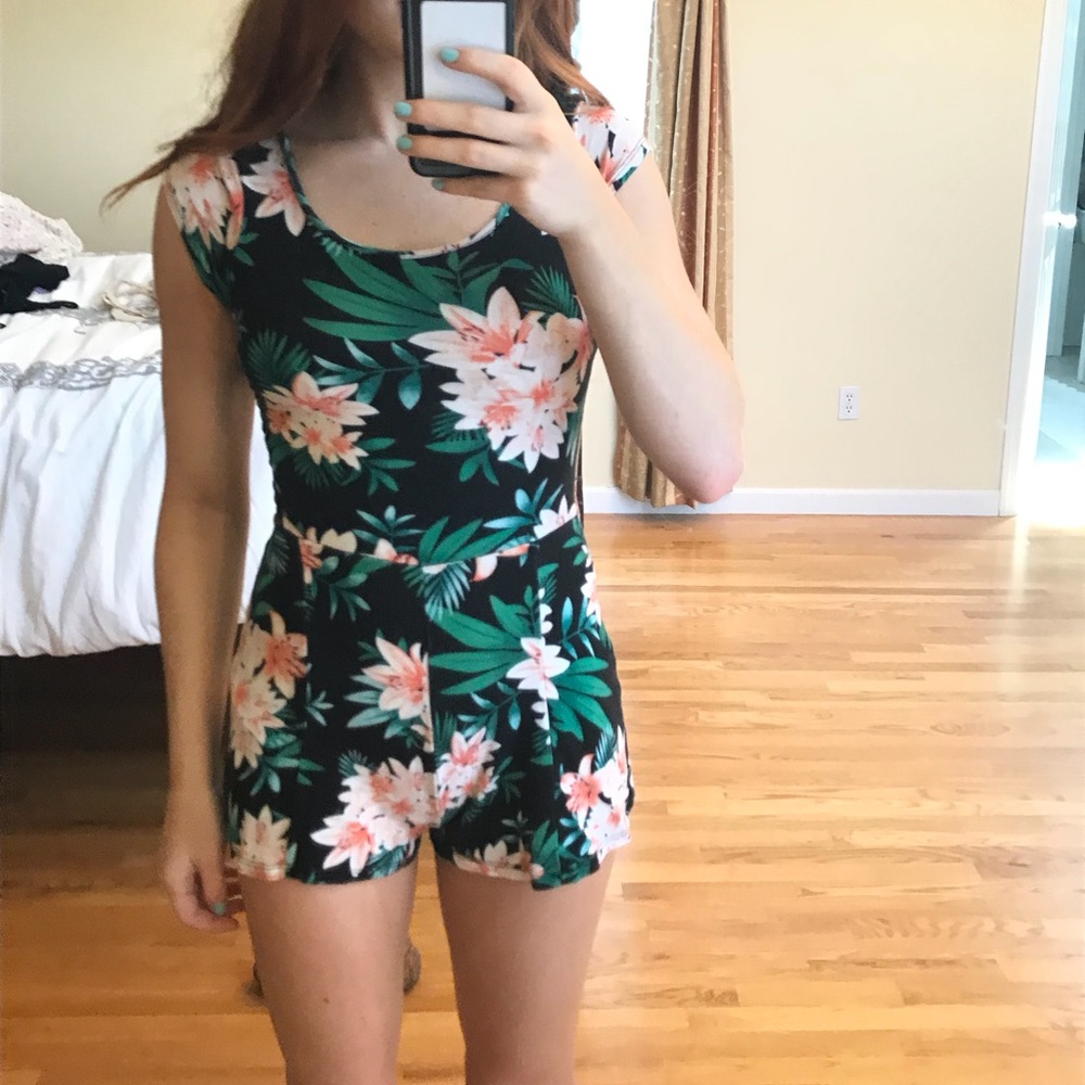 Flowered romper. Very comfortable and soft